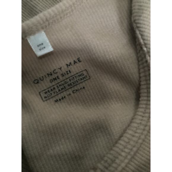 Quincy Mae Knotted Baby Gown Bodysuit One Size Rainbow Pink - Picture 3 of 4